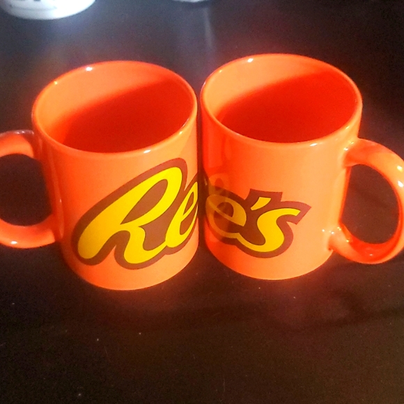 Reece's his and her mugs - Picture 1 of 2